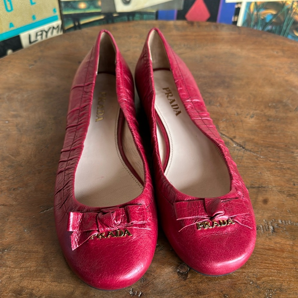 RED Prada Ruched Ballet Flats with Bows
